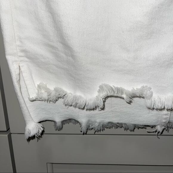 Joe’s Jeans Joy White Frayed Step Hem Denim Mini Skirt 26 - Picture 4 of 10